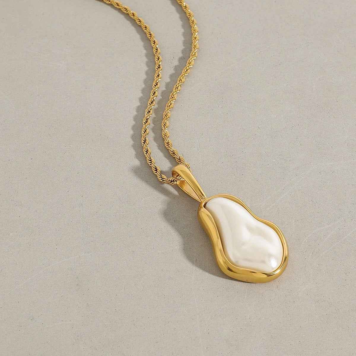 18K gold inlaid irregular pearls exquisite design noble necklace