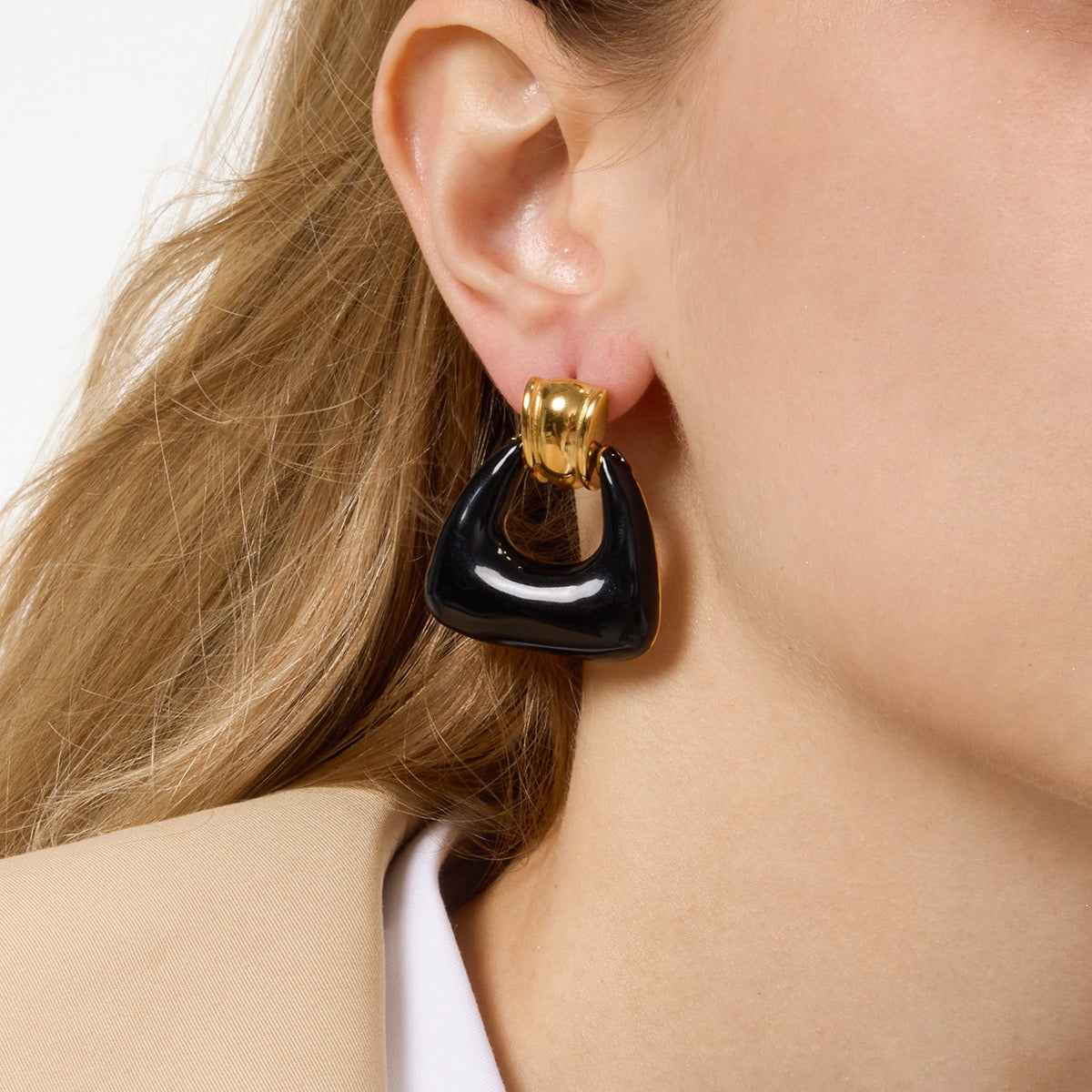 18K gold lightweight luxury enamel stud earrings