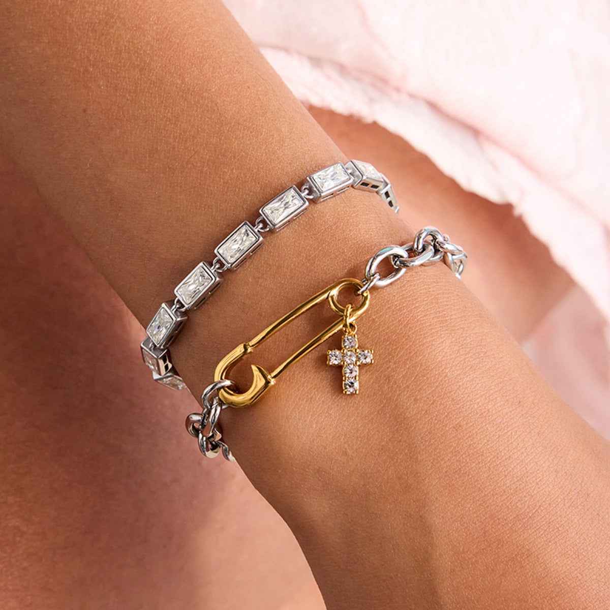 18k gold light luxury high-end titanium steel bracelet