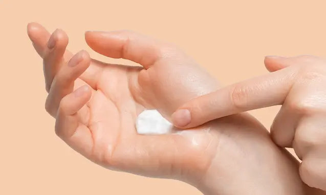 Hanskin Vitamin C Glow Capsule Lotion 80ml - Atelievuè